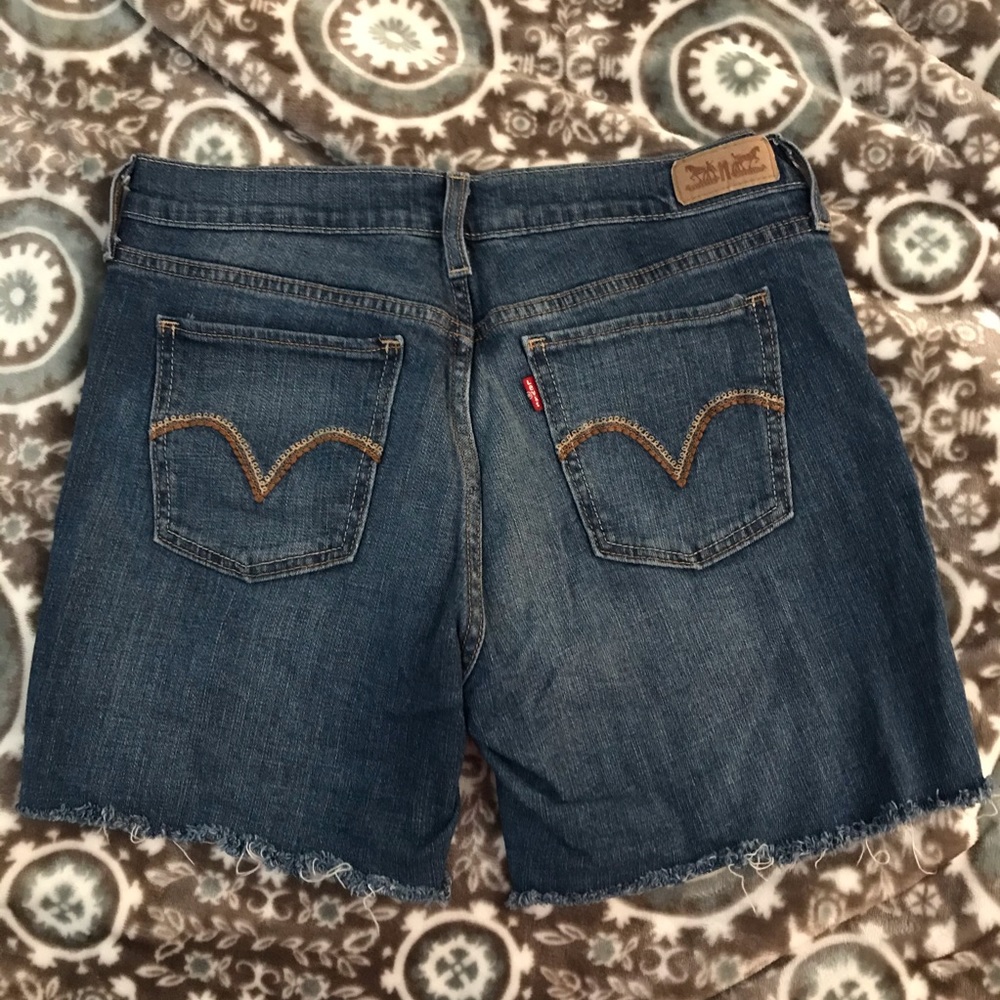 Levi’s cutoff shorts